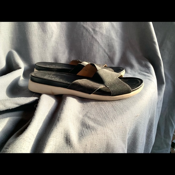 Naturalizer black flat sandals size 8 criss cross elastic with suede trim - Picture 3 of 6